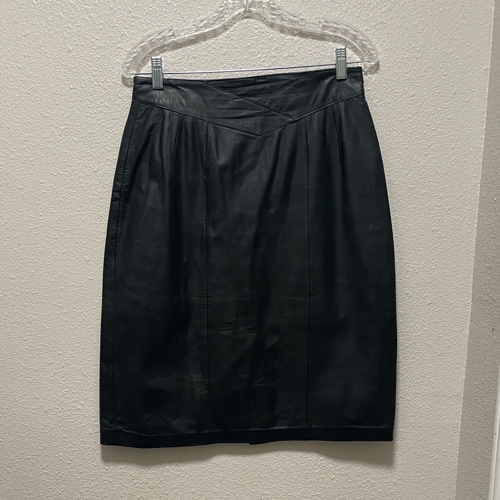 Jacqueline Ferrar Size 12 Vintage Black Leathet Pencil Skirt